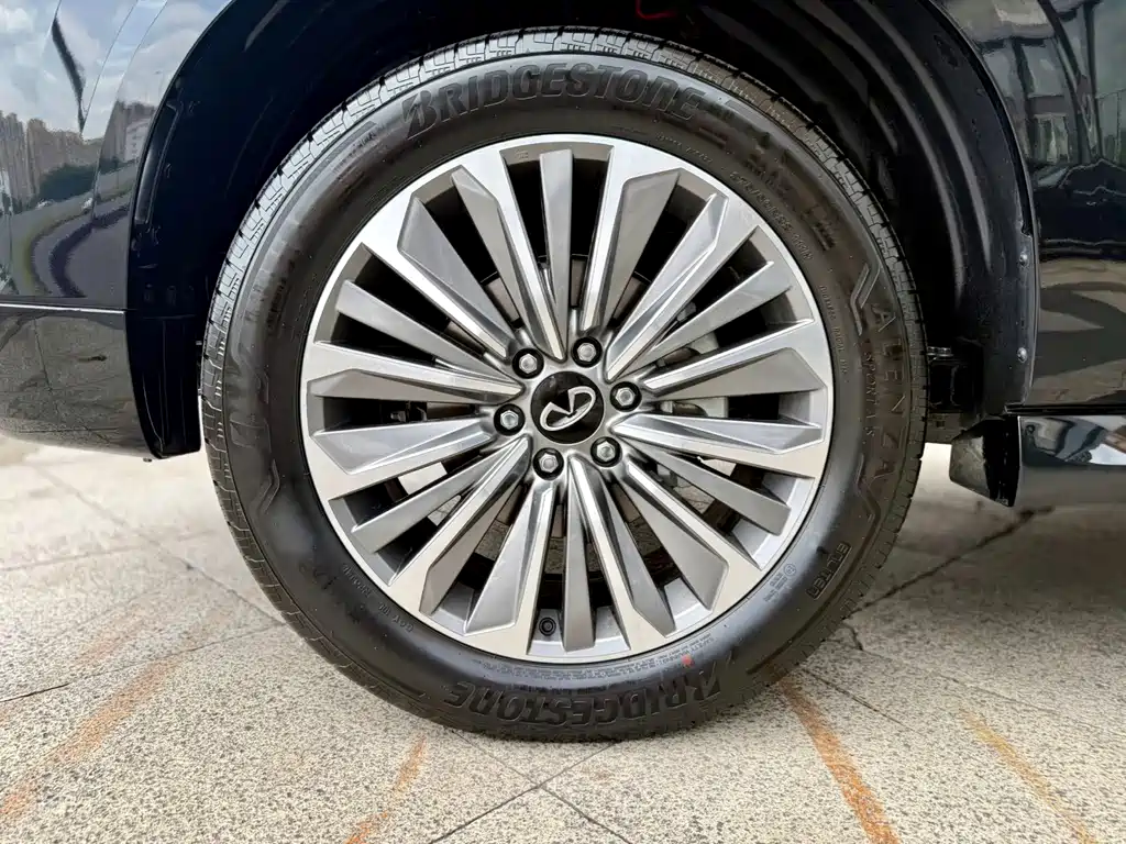 Infiniti QX80 英菲尼迪QX80 2025款 Sensory