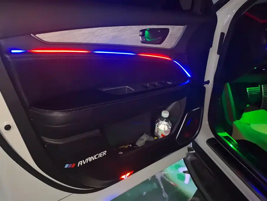 Avancier 冠道 2023款 240 TURBO 两驱幻夜尊享版