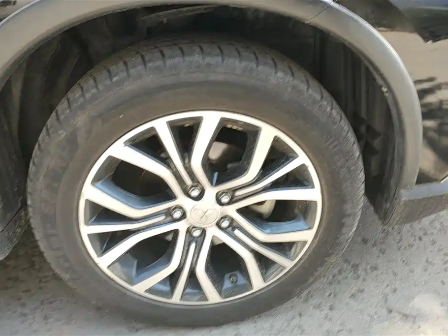 Outlander 2.0 L 2 WD Glory 5-seat