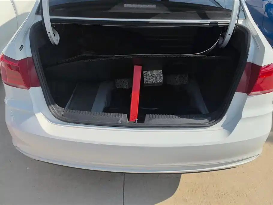 Santana 1.5 L Manual Style