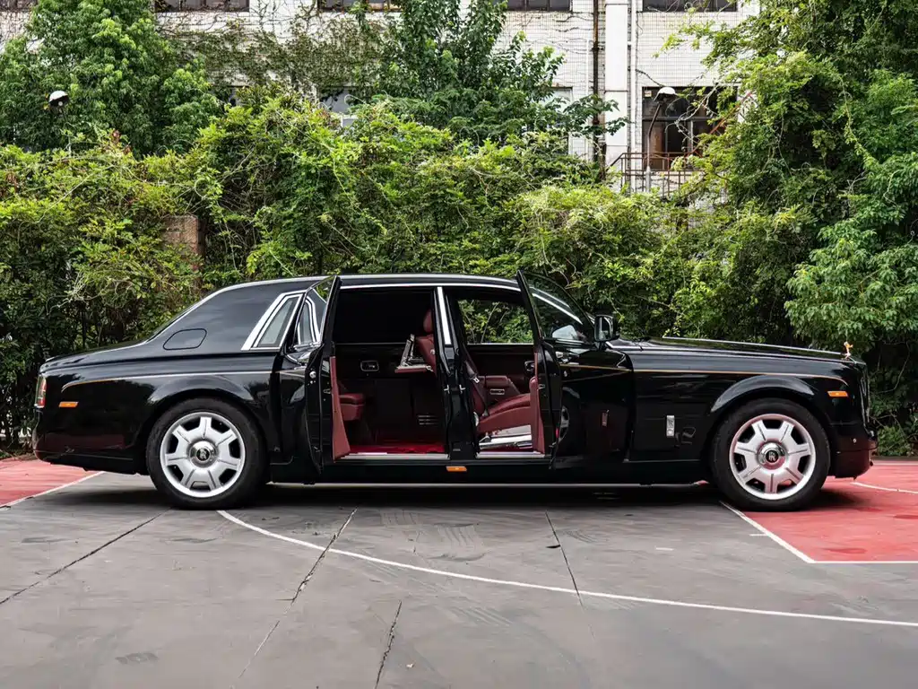 Phantom 6.7 L Extended EWB