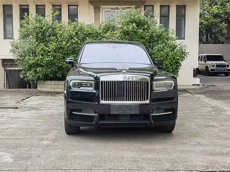 Rolls-Royce Cullinan 5-seat