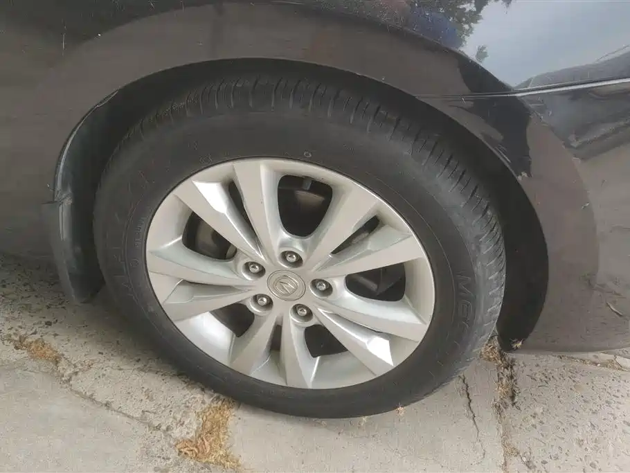 Eado 1.6 L Manual Luxury