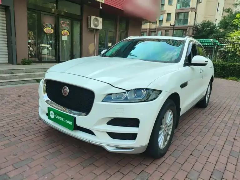 Jaguar F-PACE 2.0 T 4 WD Urban Premium