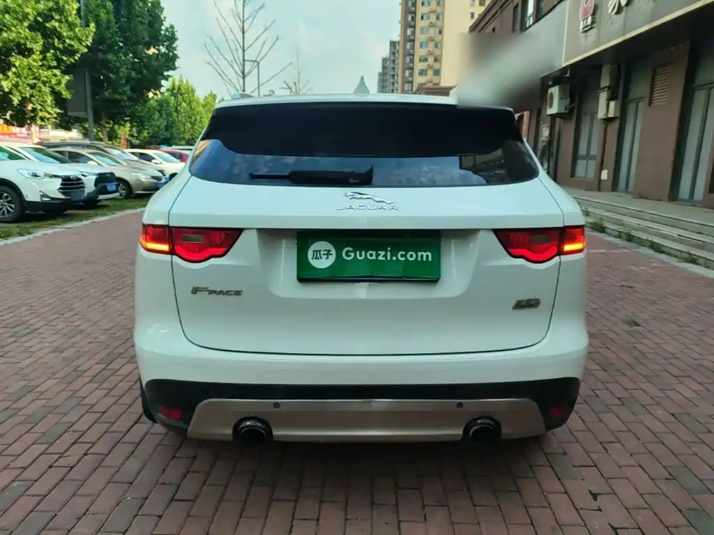 Jaguar F-PACE 2.0 T 4 WD Urban Premium