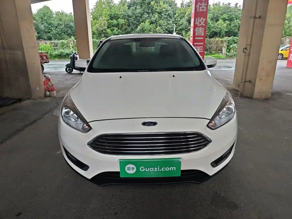 Focus Sedan EcoBoost 180 Auto Elite