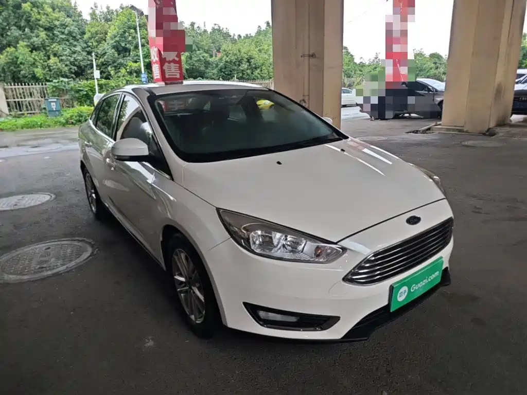 Focus Sedan EcoBoost 180 Auto Elite