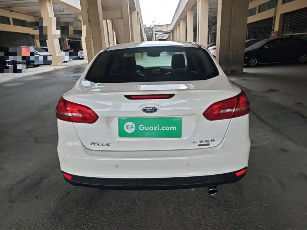 Focus Sedan EcoBoost 180 Auto Elite