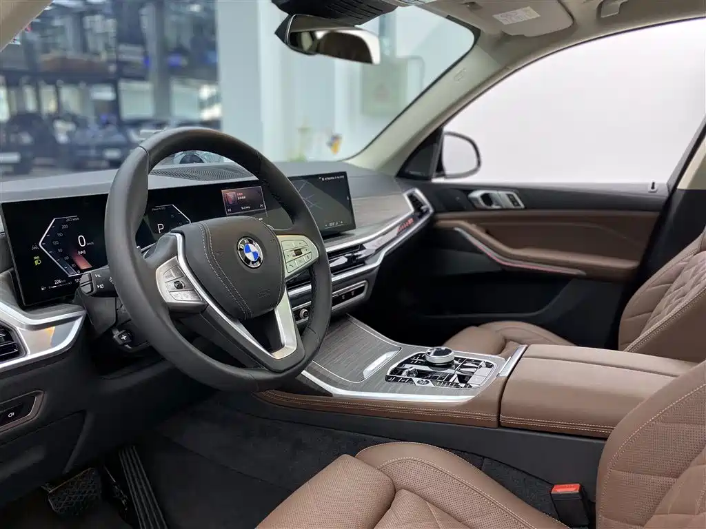 BMW X7 xDrive40 i Leading Luxury Package