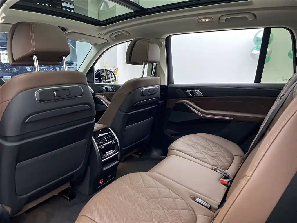 BMW X7 xDrive40 i Leading Luxury Package