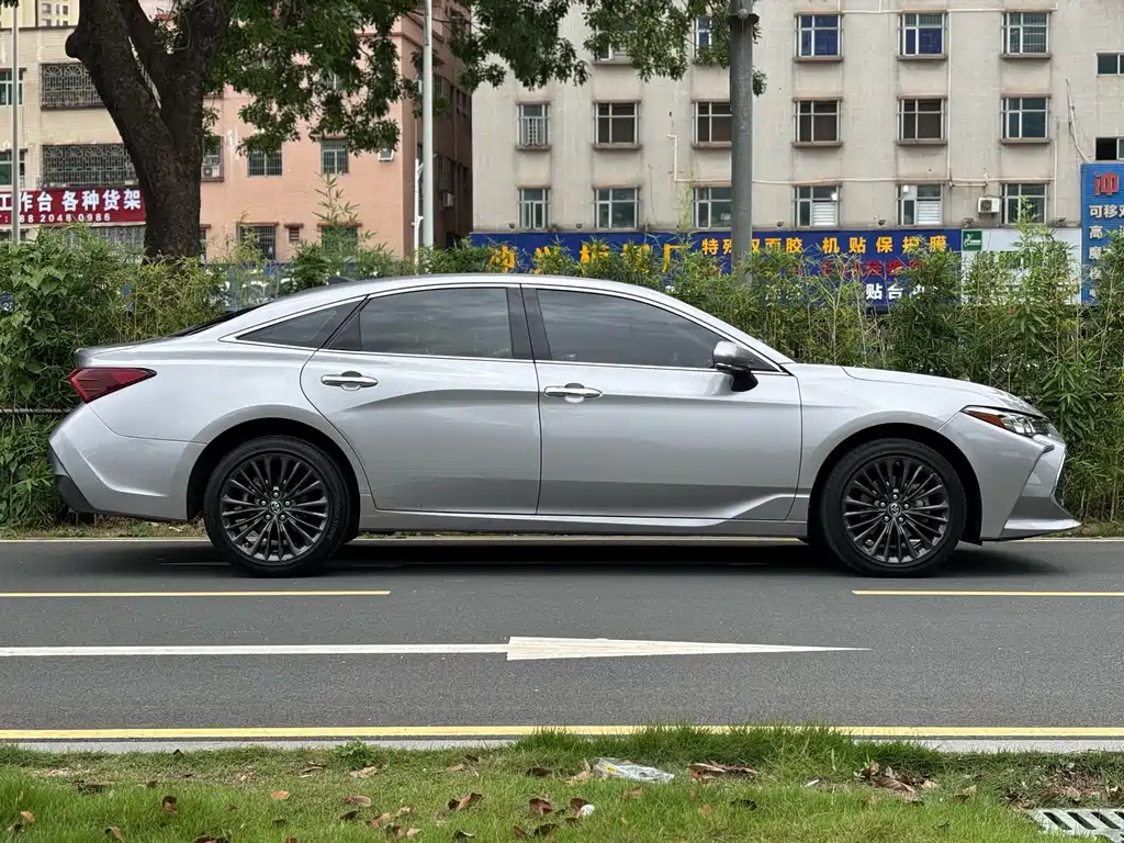 Avalon 亚洲龙 2019款 2.0 L XLE尊贵版 国VI