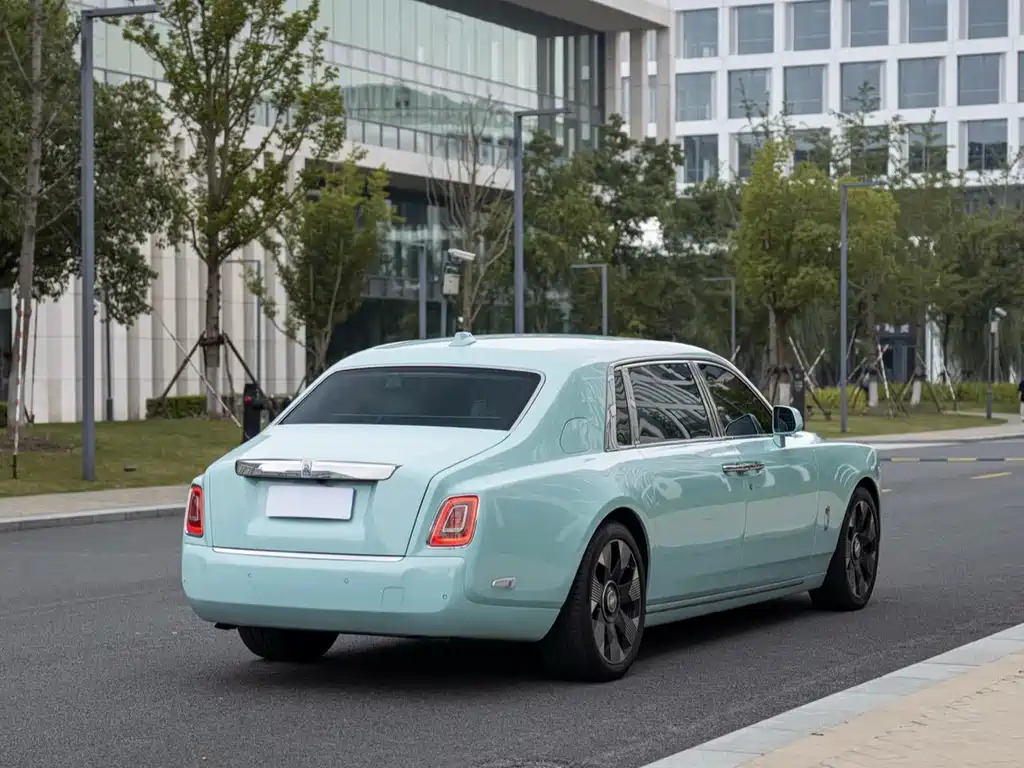 Phantom LWB Range Series II