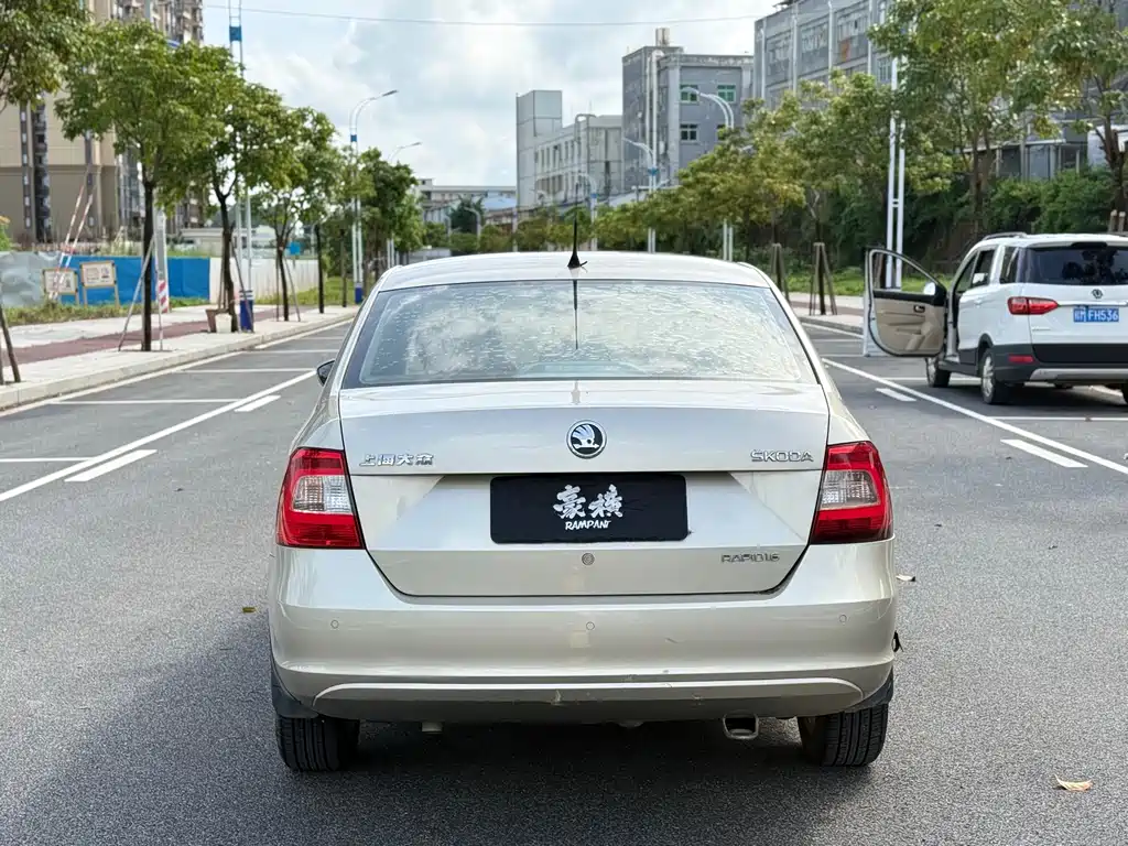 Rapid 1.6 L Auto Smart Select