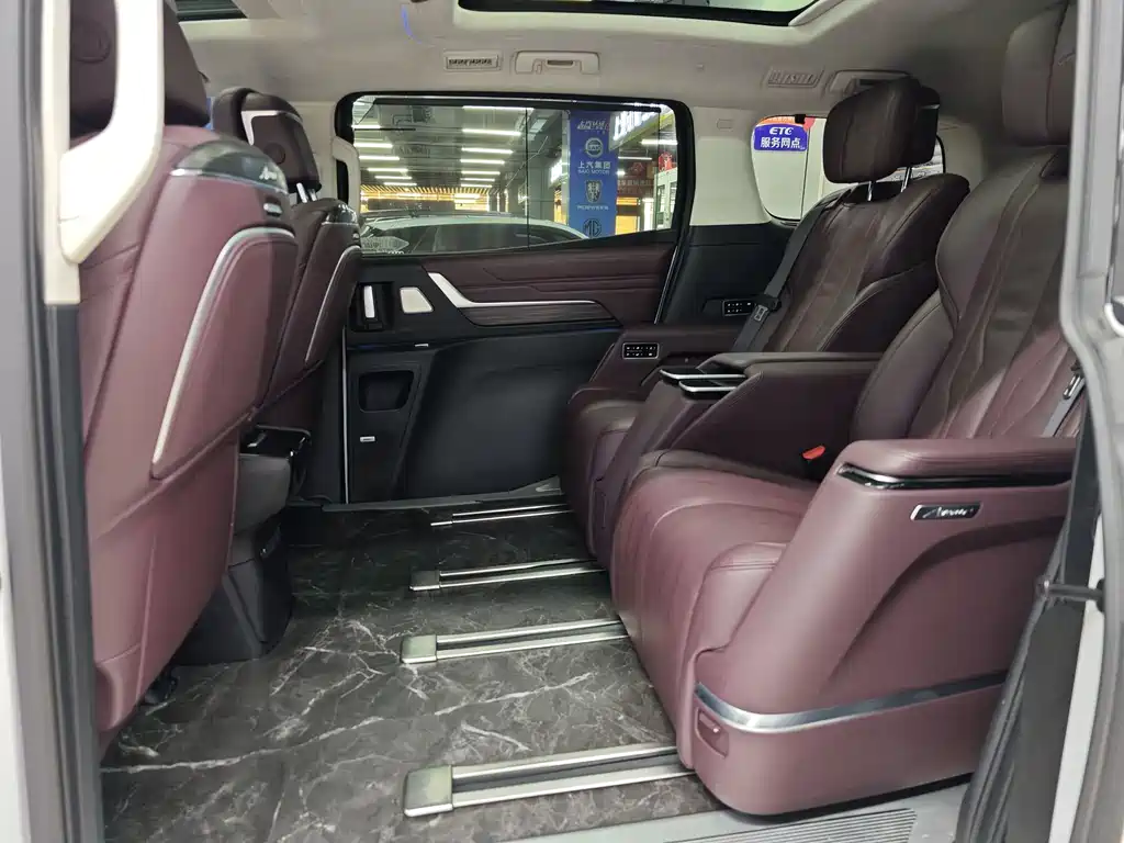 Century 2.0 T 6-seat Heritage