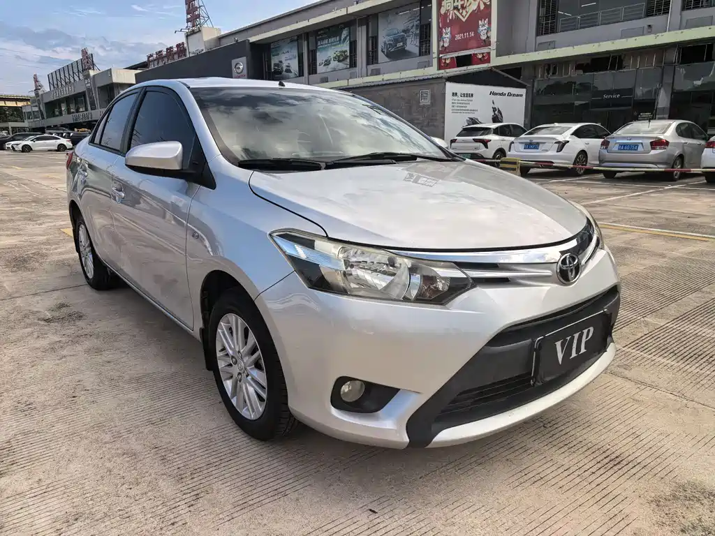 Vios 1.5 L Auto Smart Style