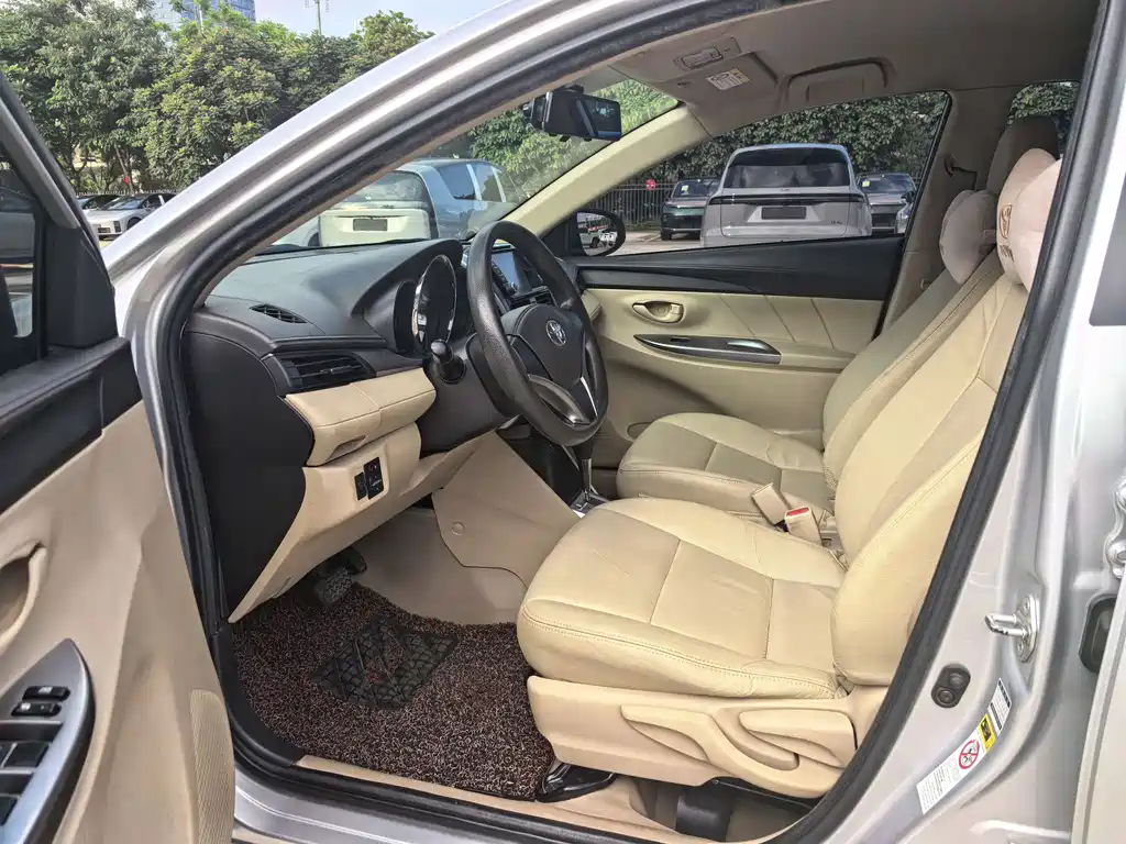 Vios 1.5 L Auto Smart Style