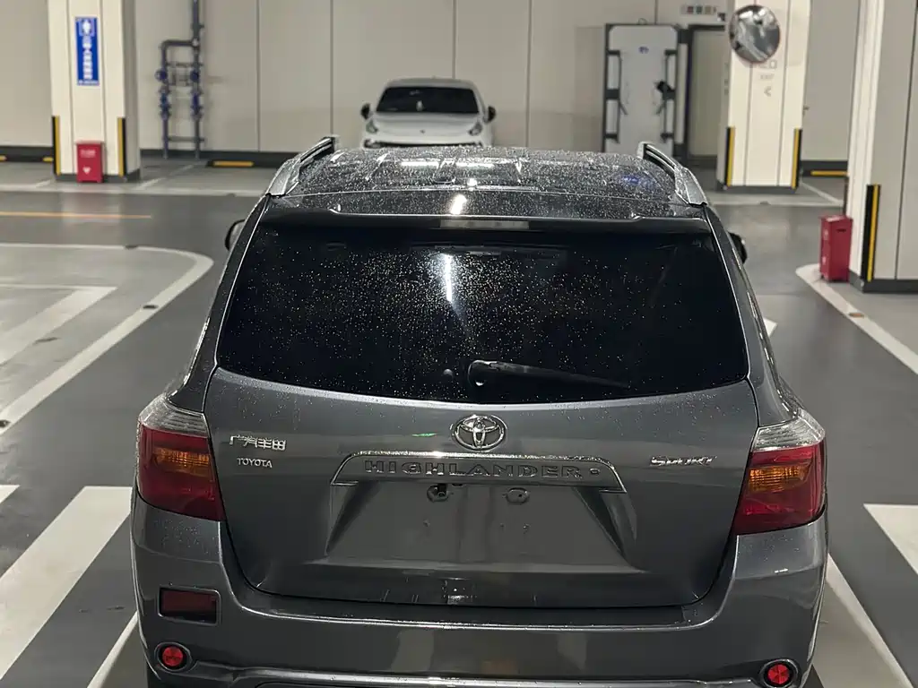 Highlander 2.7 L 2 WD 7-seat Luxury
