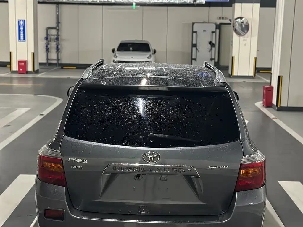 Highlander 2.7 L 2 WD 7-seat Luxury