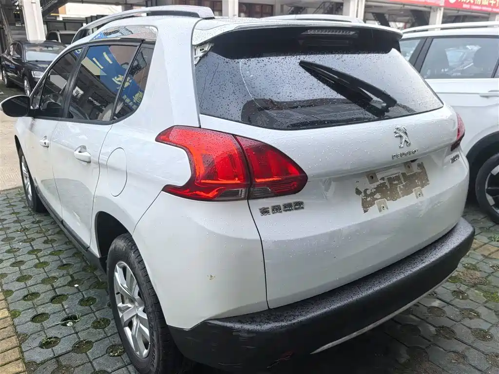 Peugeot 2008 2014 1.6 L Manual Trendy