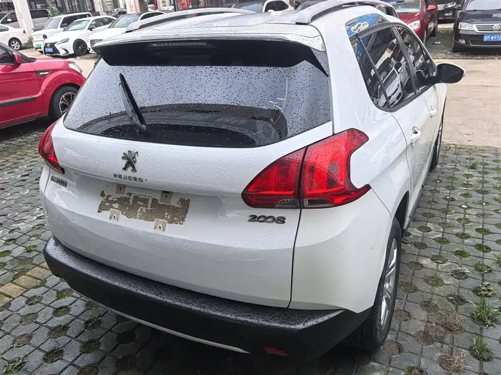Peugeot 2008 2014 1.6 L Manual Trendy