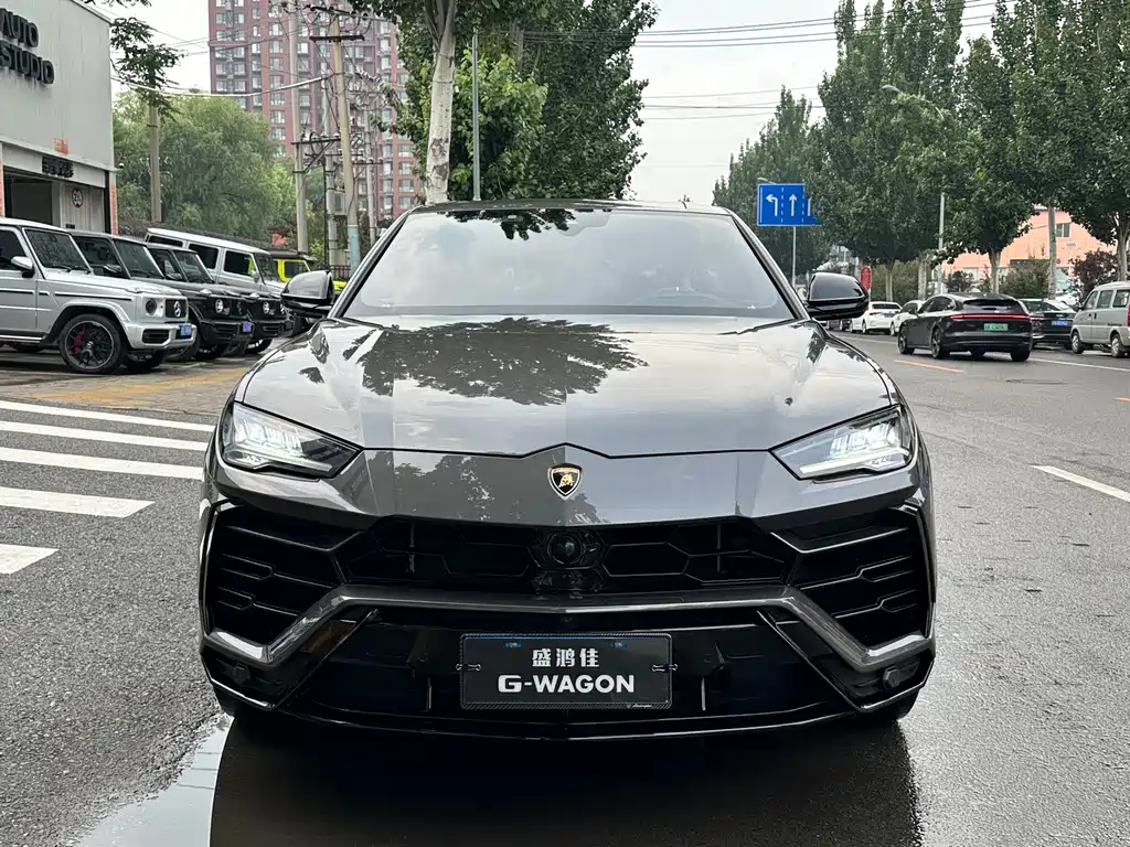 Urus 4.0 T V8