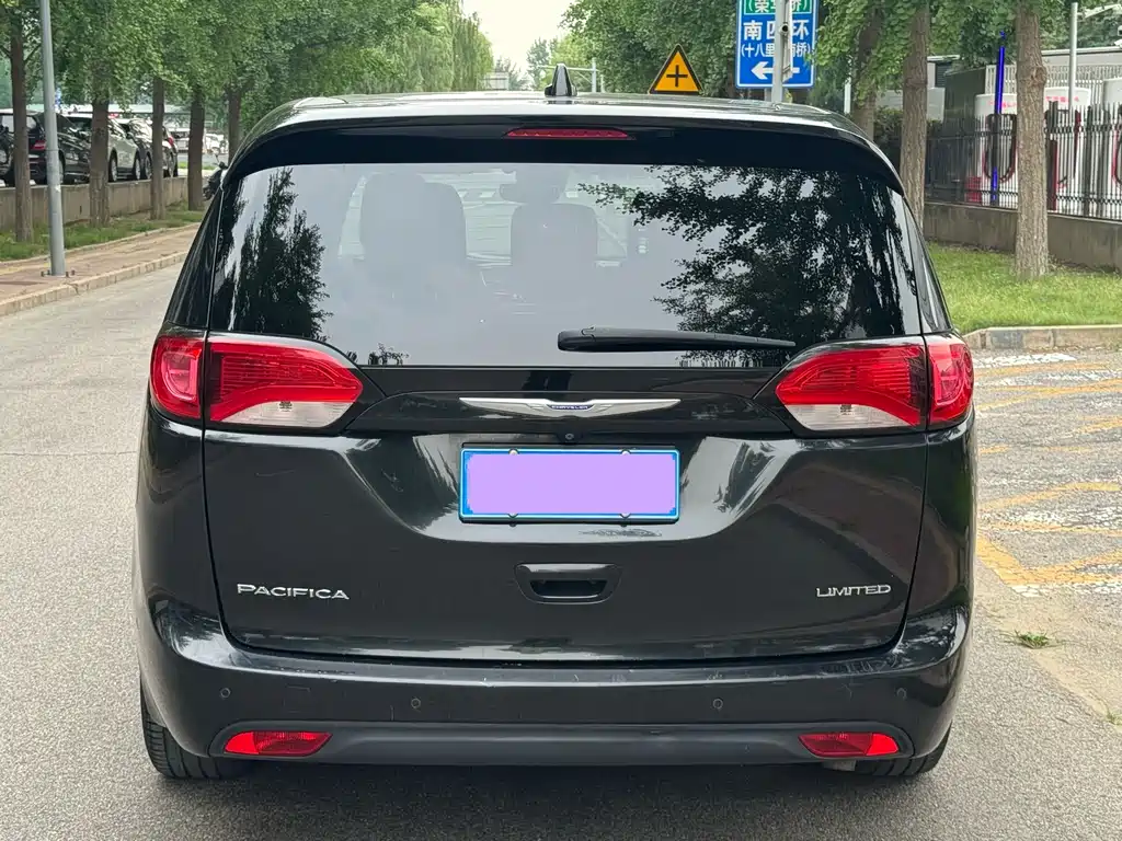 Pacifica (Import) 3.6 L Premium