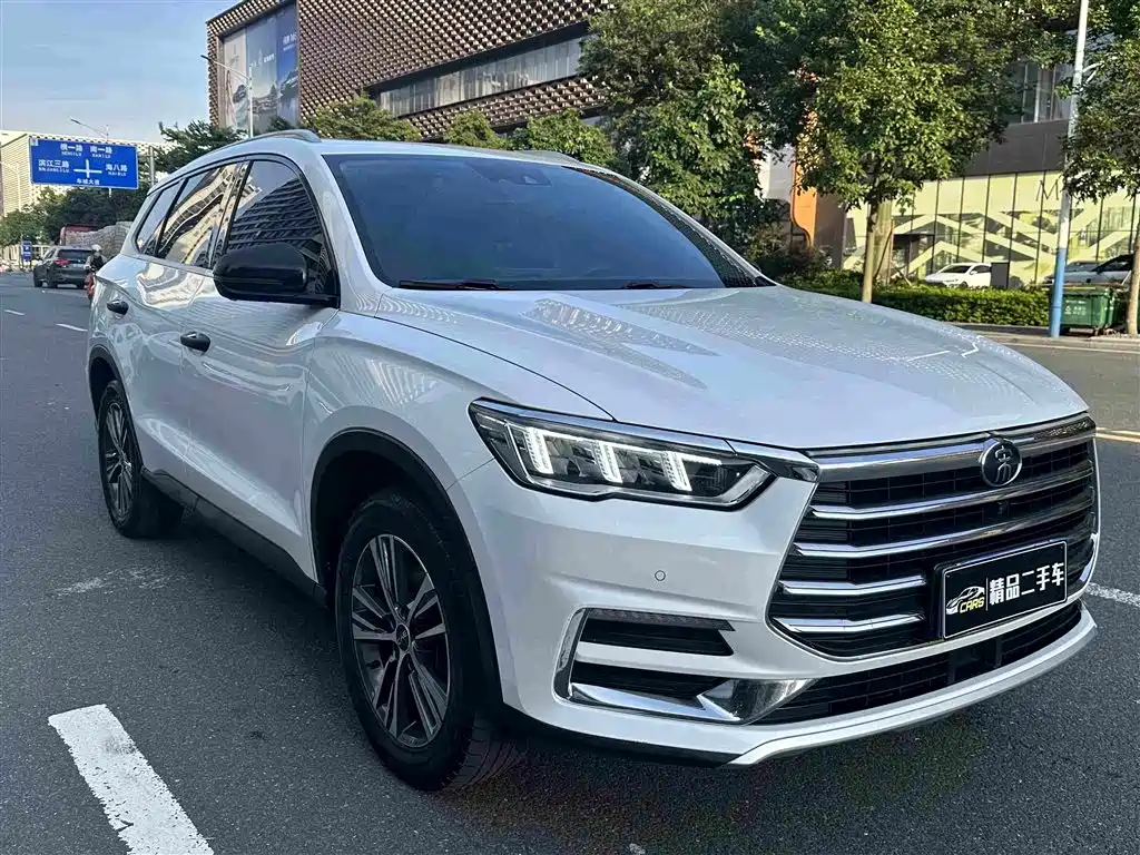 Song Pro 1.5 T Auto Distinguished