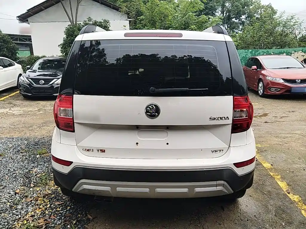 Yeti 1.8 TSI DSG Arctic