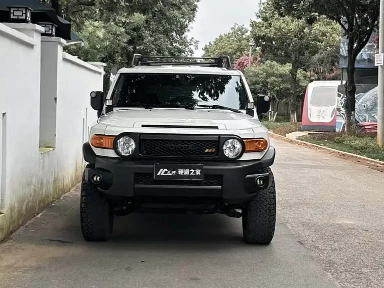 Toyota FJ Cruiser 4.0 L Middle East