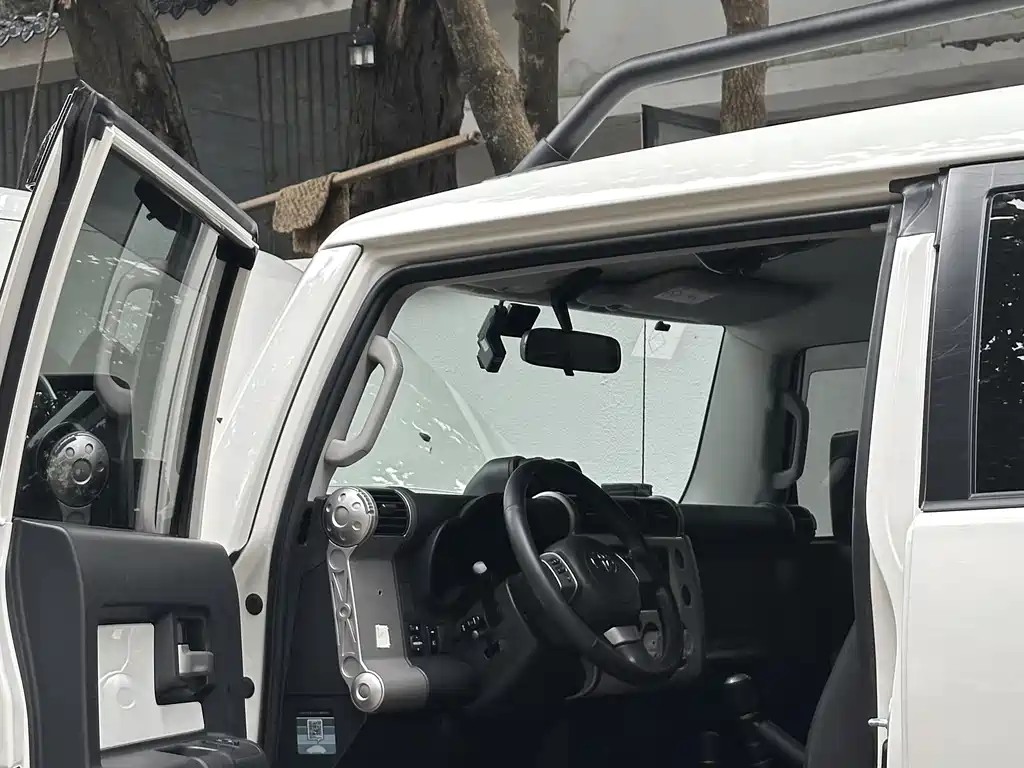 FJ Cruiser 4.0 L Middle East