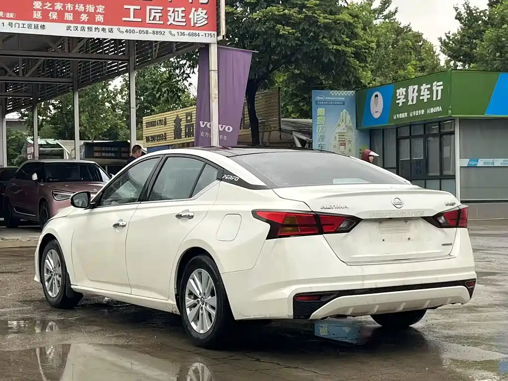 Teana 2.0 L XL Comfort