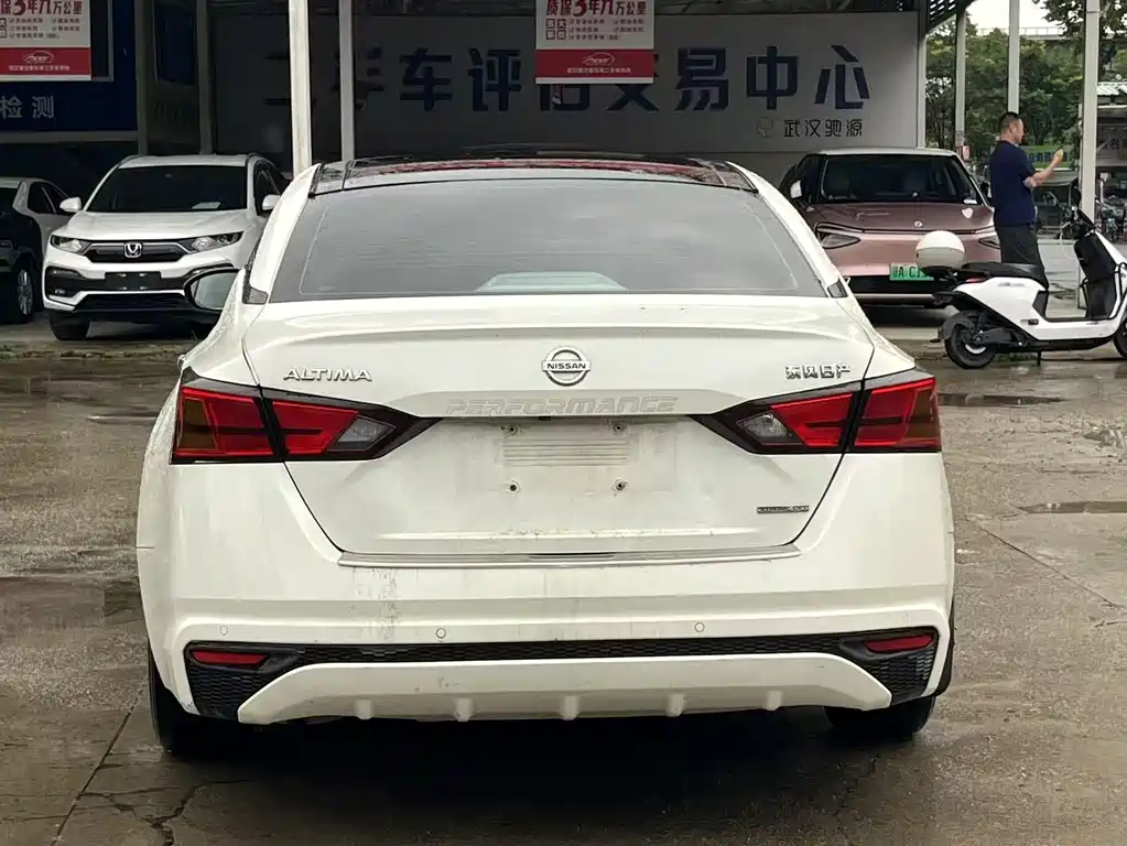 Teana 2.0 L XL Comfort