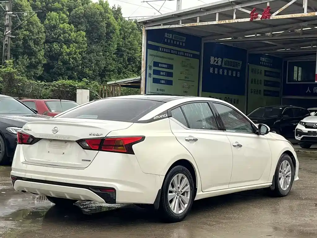 Teana 2.0 L XL Comfort