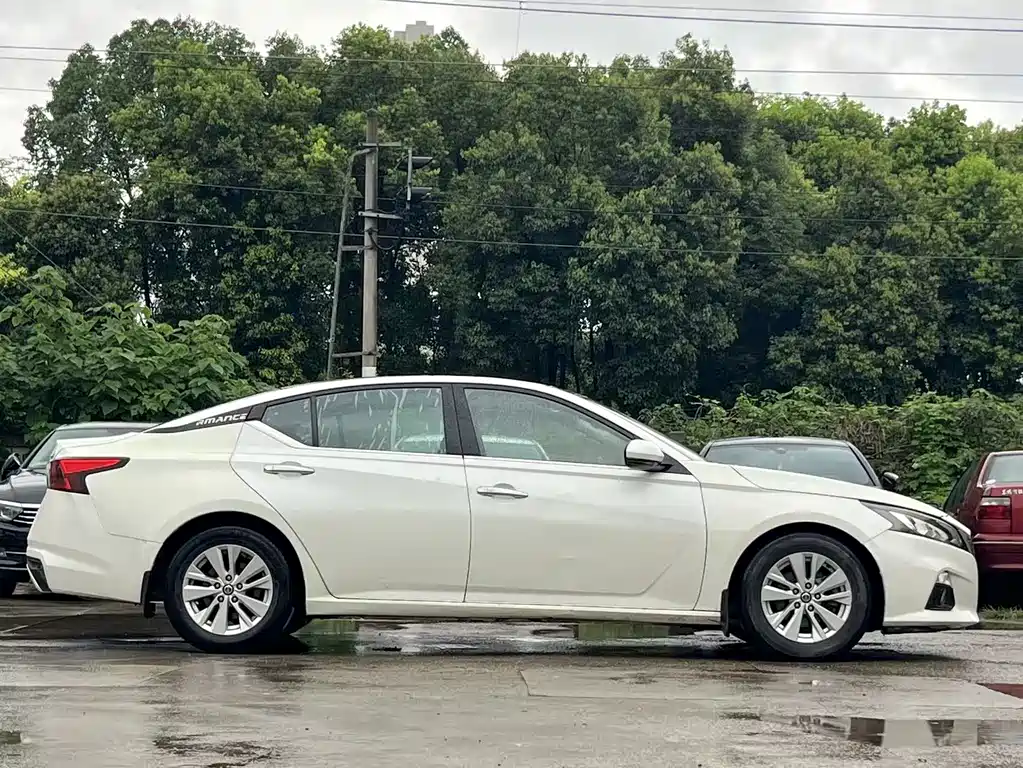 Teana 2.0 L XL Comfort