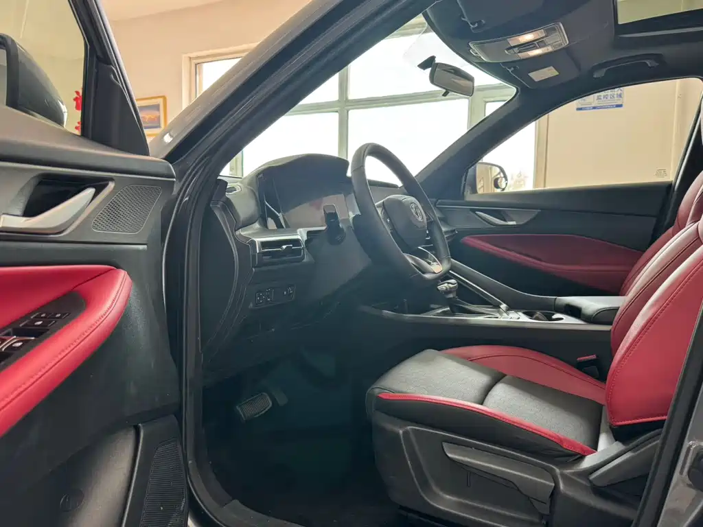 Changan CS35 PLUS Blue Whale NE 1.4 T DCT Luxury