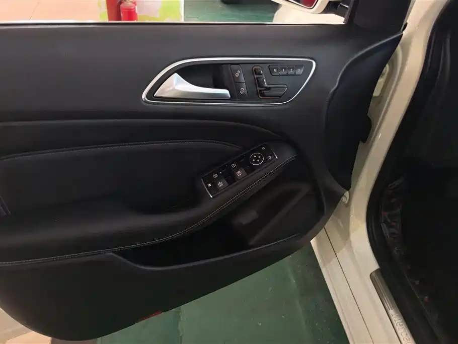 Mercedes-Benz B-Class B 180