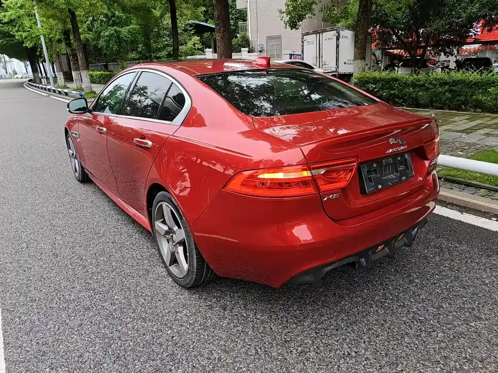 Jaguar XE 2.0 T 200 PS R-Sport
