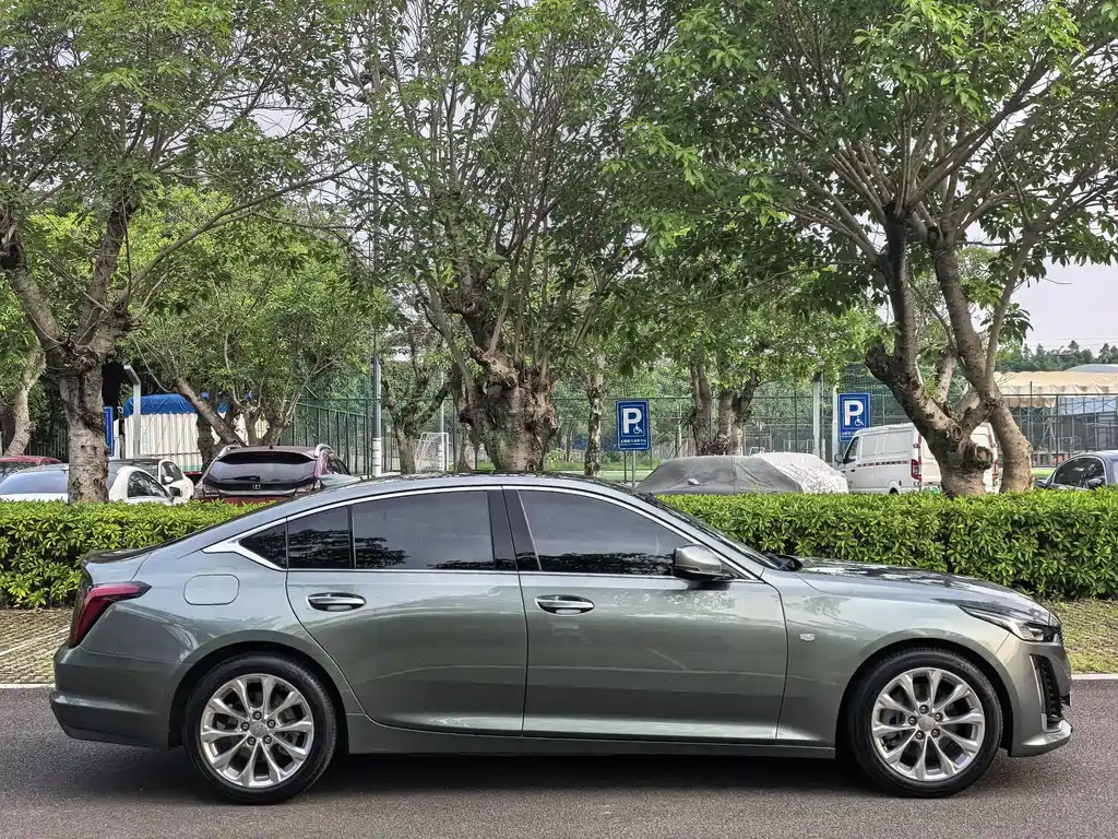 Cadillac CT5 28 T Luxury (Standard)