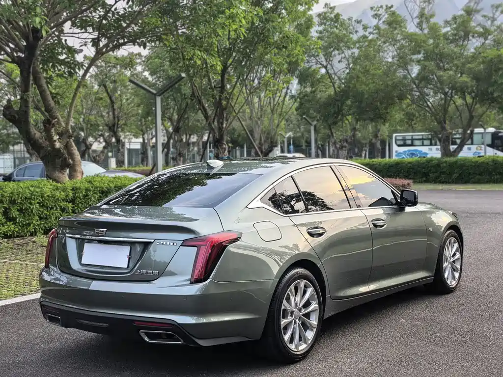 Cadillac CT5 28 T Luxury (Standard)