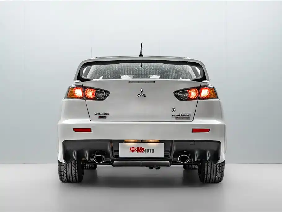 LANCER LANCER 2015款 2.0 L 终结纪念加规版