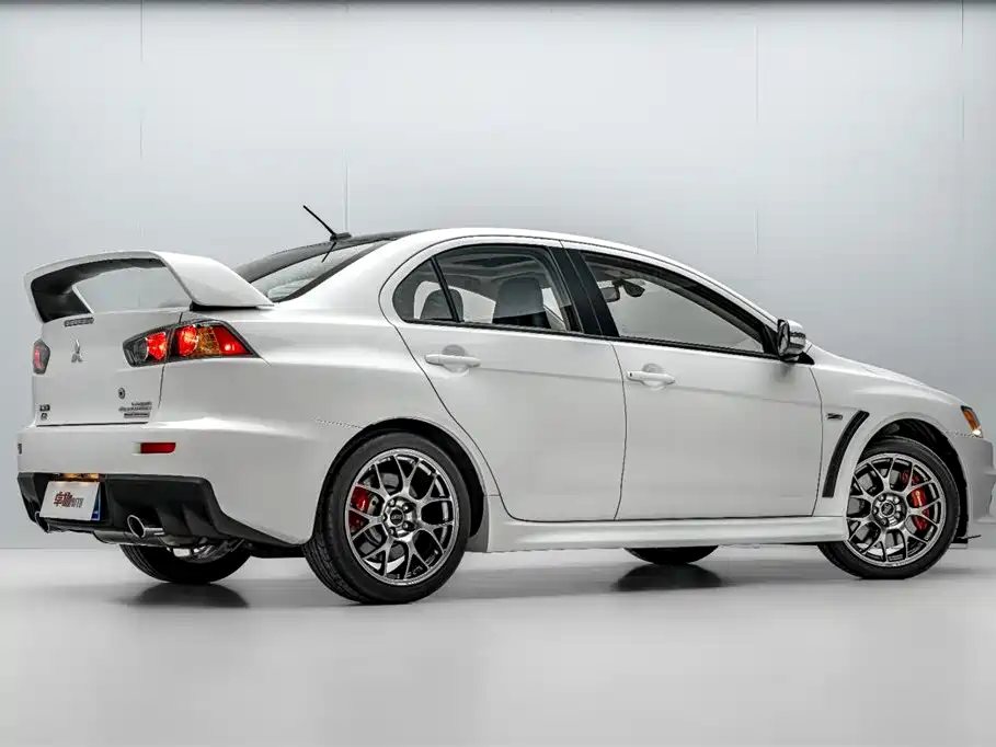 LANCER LANCER 2015款 2.0 L 终结纪念加规版