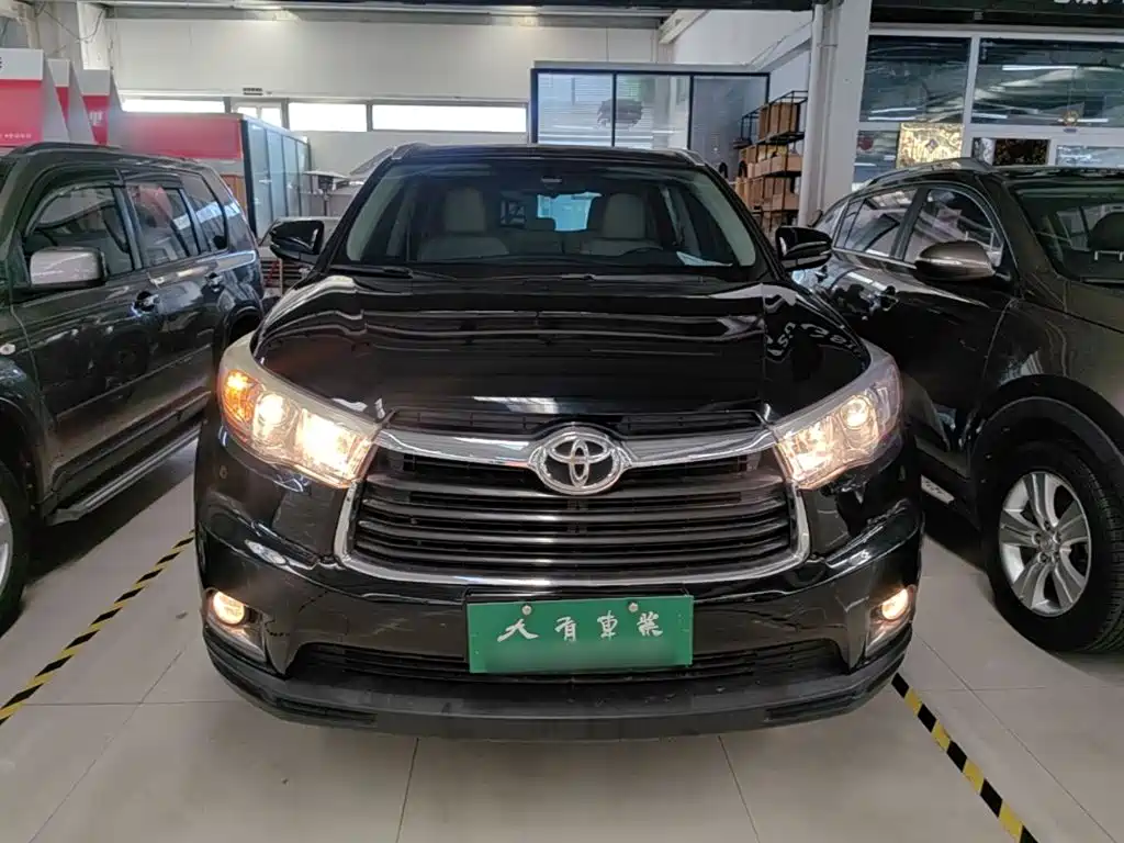 Highlander 2.0 T 4 WD Luxury 7-seat