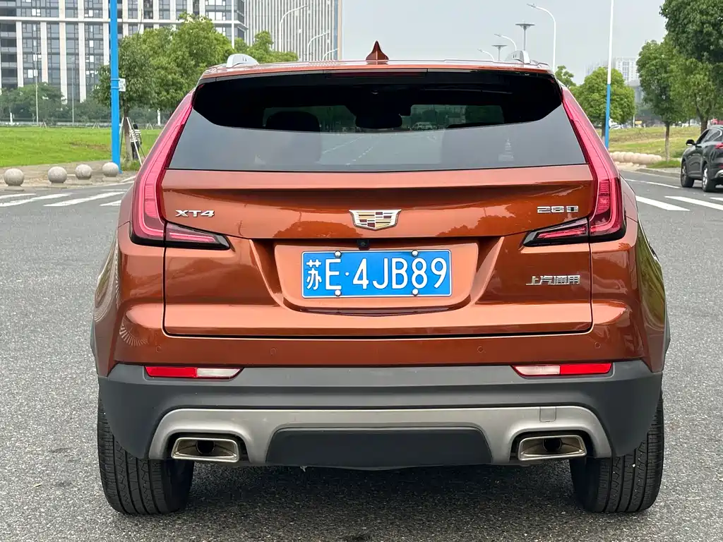 Cadillac XT4 28 T 2 WD Leading