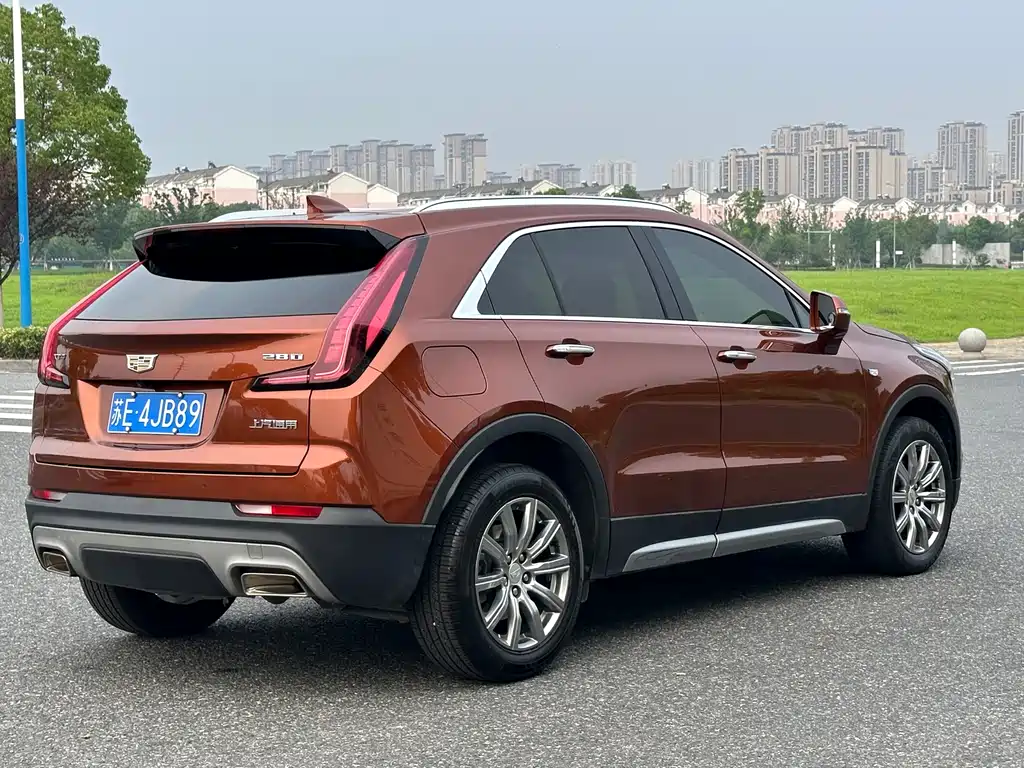 Cadillac XT4 28 T 2 WD Leading