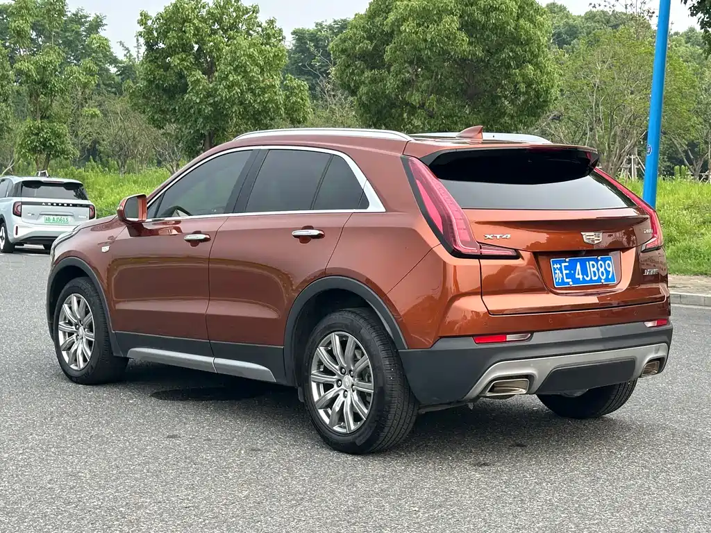 Cadillac XT4 28 T 2 WD Leading