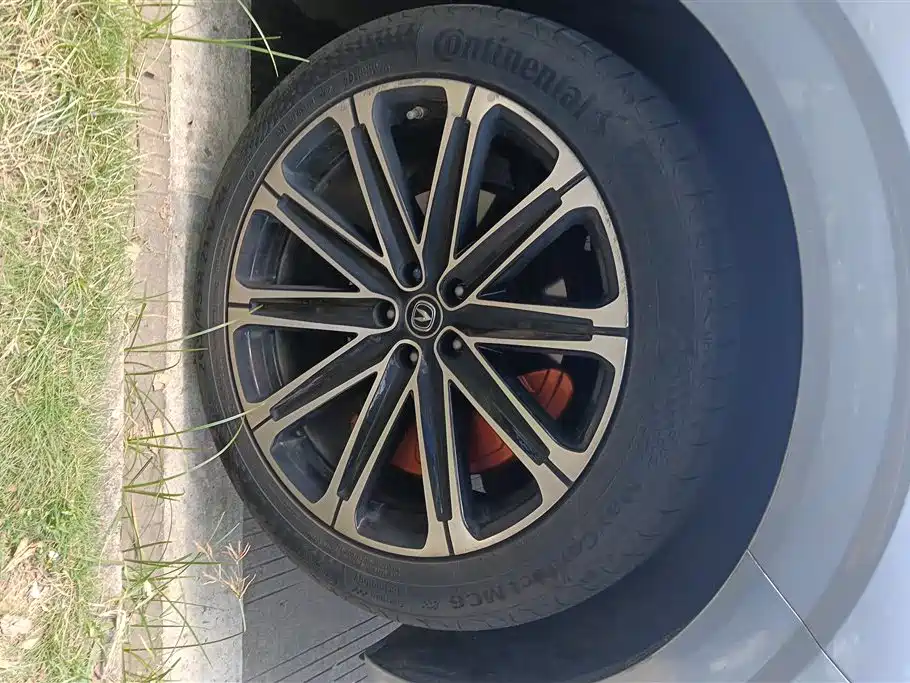 Changan UNI-K iDD Blue Whale iDD 130 km 1.5 T Distinguished