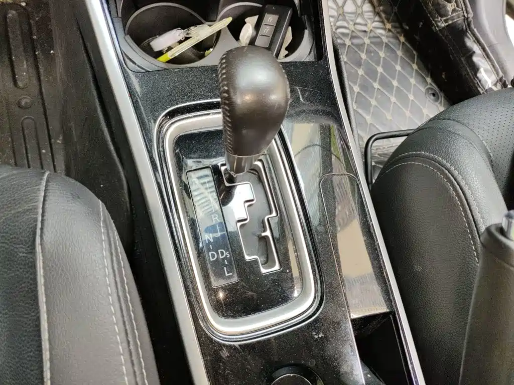 Outlander 2.0 L 2 WD Glory 5-seat