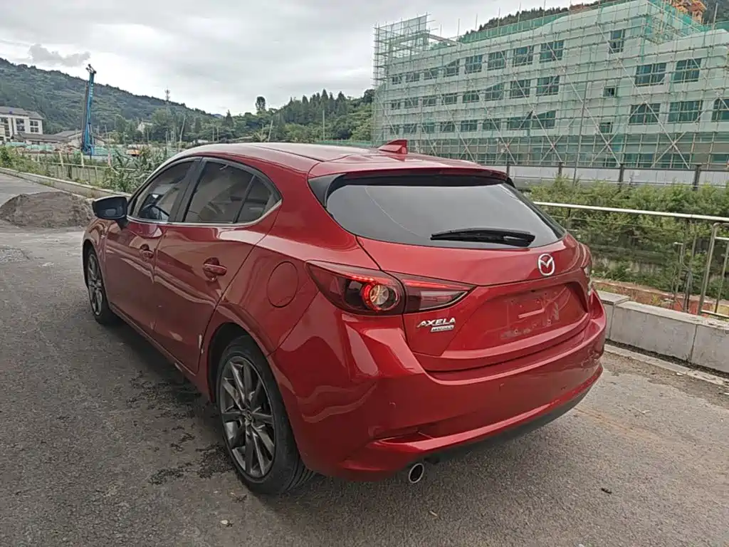 Mazda 3 Axela Hatchback 2.0 L Auto Sport CN-V