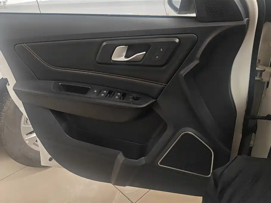 Besturn X40 1.6 L Auto Luxury CN-V