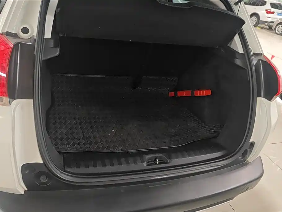 Peugeot 2008 2014 1.6 L Auto Navigator